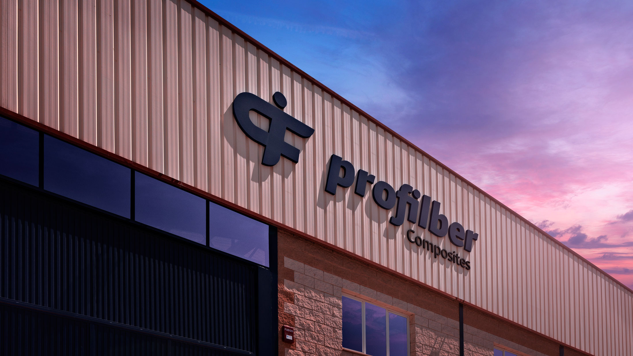 Empresa especializada en materiales para cerámica & construcción.
